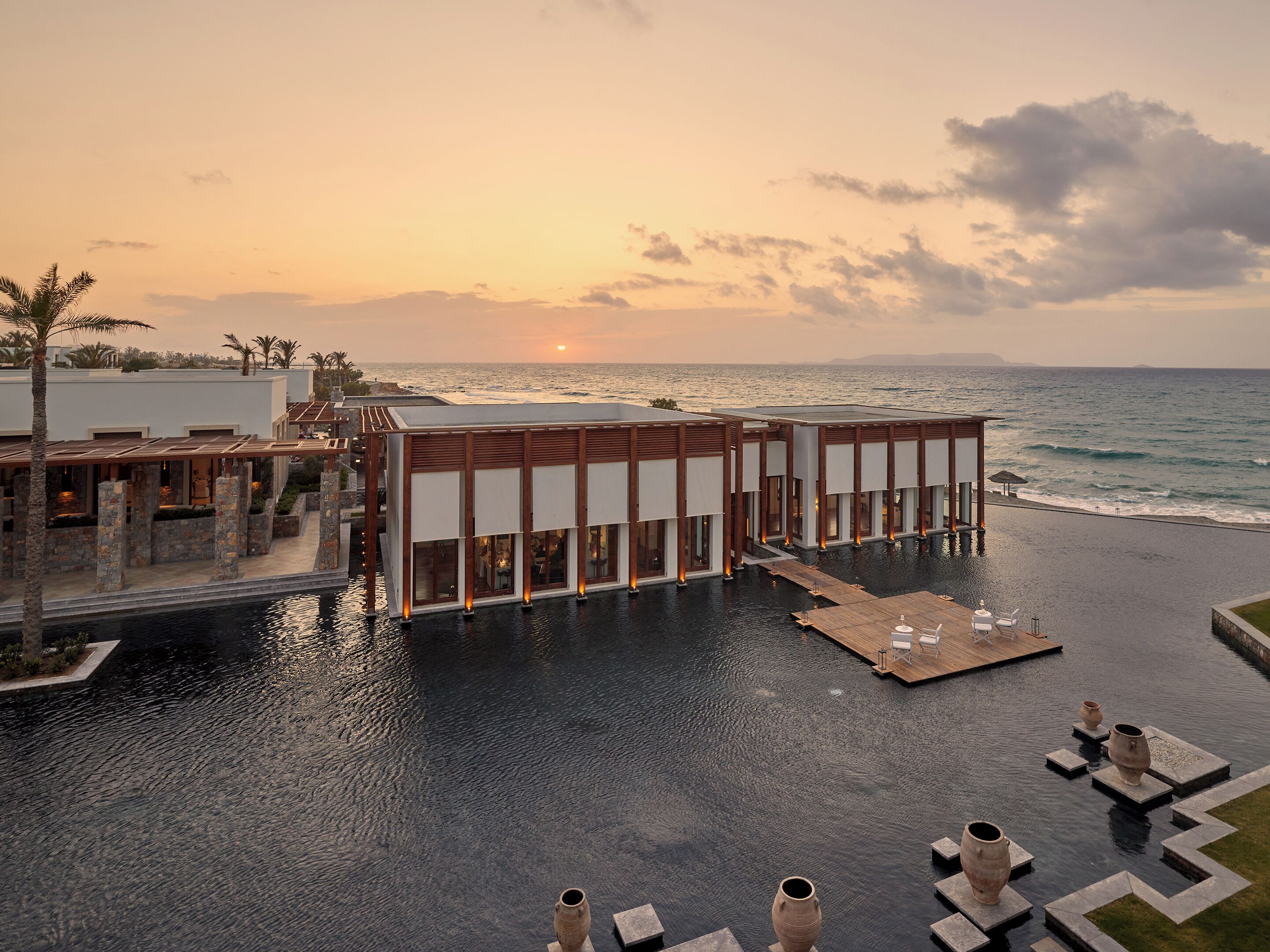 تفاصيل الفندق من الخارج