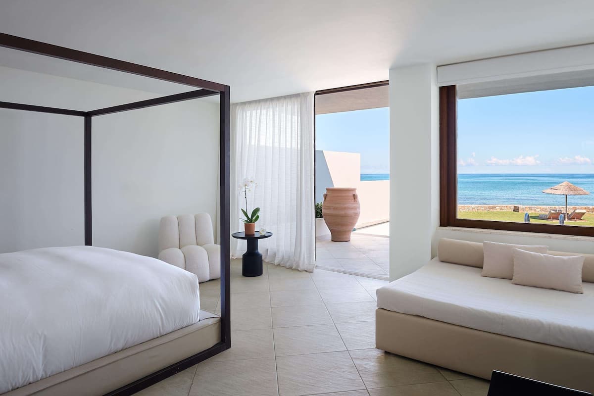 Deluxe Junior Bungalow Suite with Sea View & Private Pool