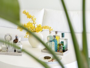 White Suite | Hypo-allergenic bedding, minibar, in-room safe, blackout drapes