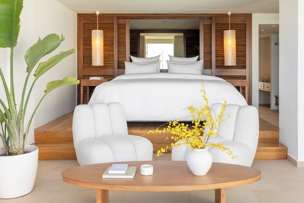 Amirandes VIP 2-Bedroom Suite, Gym & Private Pool with Sea View | Minibar, caja de seguridad en la habitación y cortinas blackout