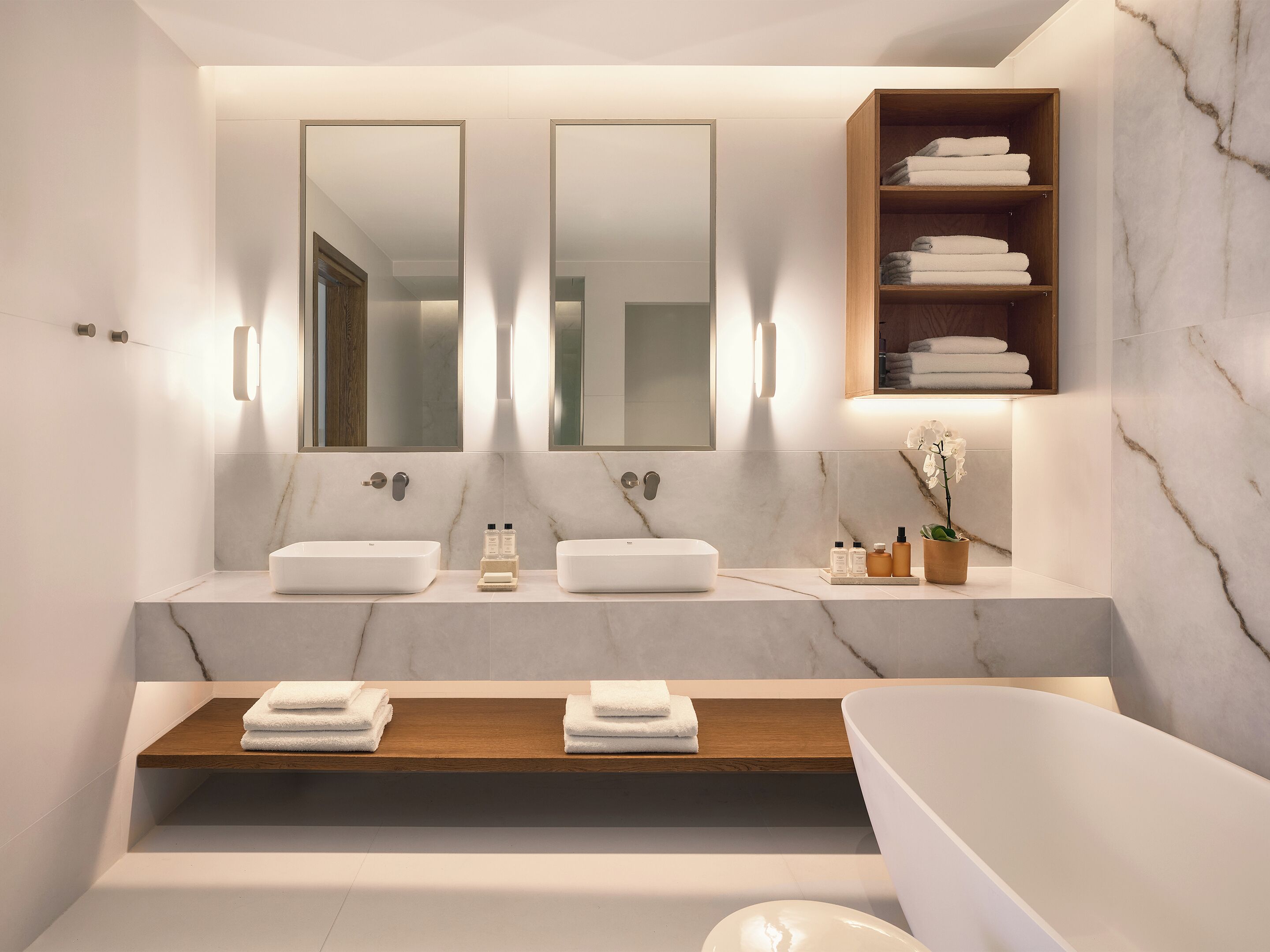 separate bathtub and shower, deep-soaking bathtub, rainfall showerhead