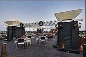 2 restaurantes; se sirven desayunos 