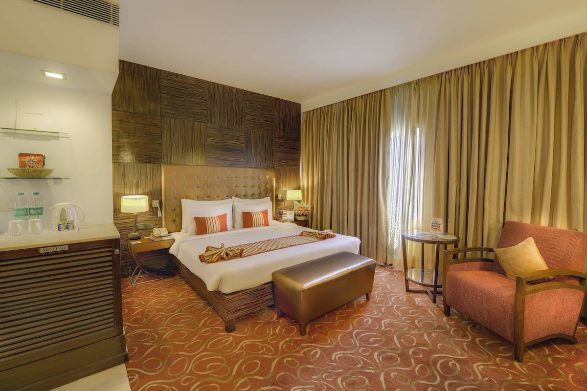 Premium Room, 1 Double Bed | Egyptian cotton sheets, premium bedding, Tempur-Pedic beds, in-room safe