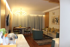 Suite | Living area