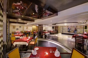 Restaurant - Pride Plaza Hotel, Ahmedabad (Ahmedabad)
