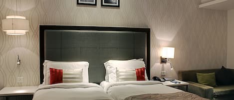 1 sovrum, minibar, värdeförvaringsskåp på rummet och skrivbord