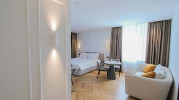 Suite | Minibar, in-room safe, desk, free WiFi