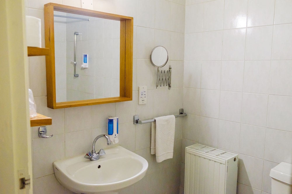 New Helvetia Hotel by null