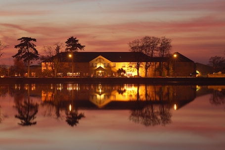 Exterior. Park Hotel