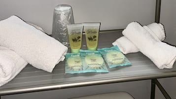 Chambre Triple | Salle de bain