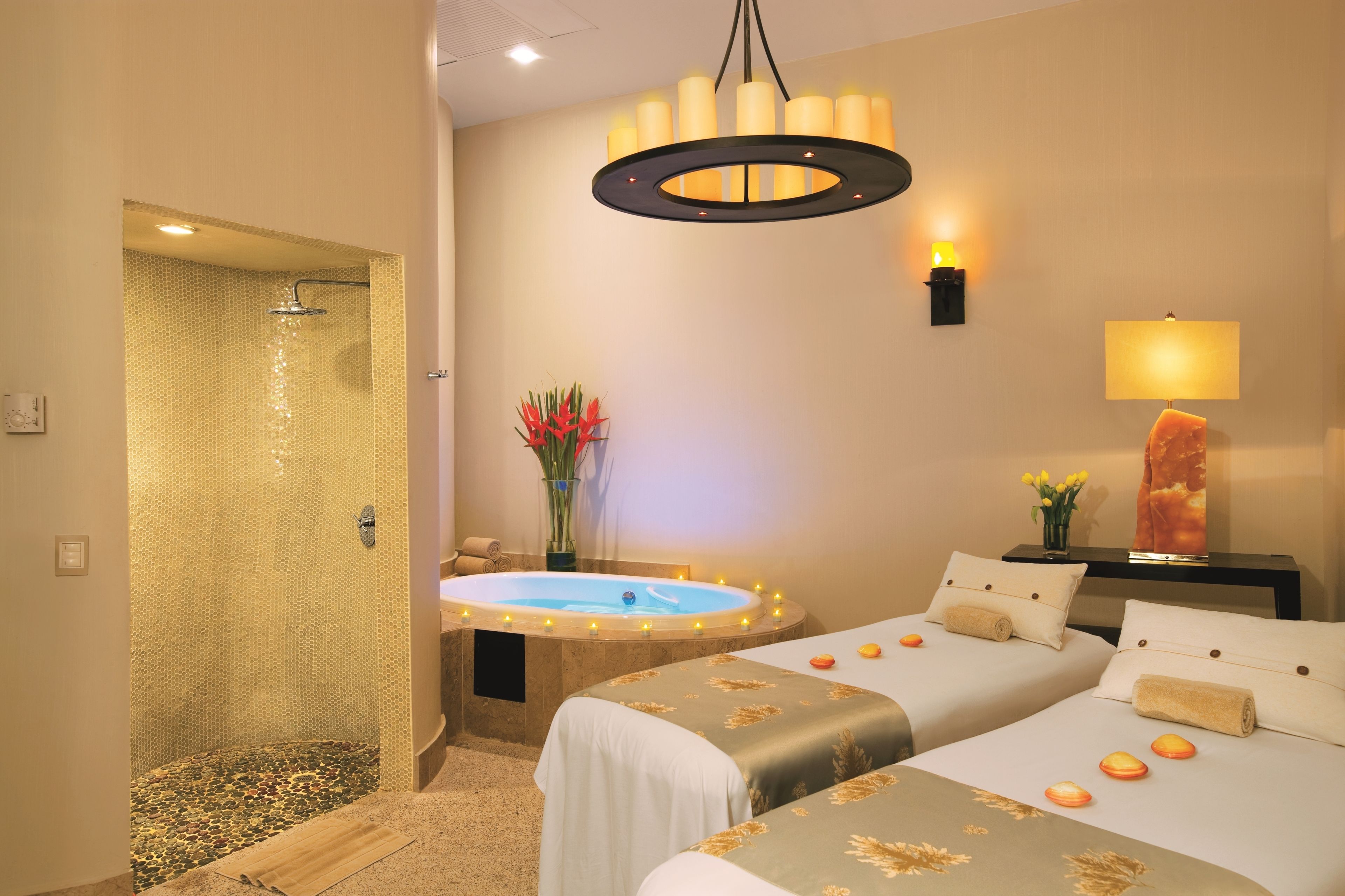 Couples treatment rooms, sauna, steam room, body treatments