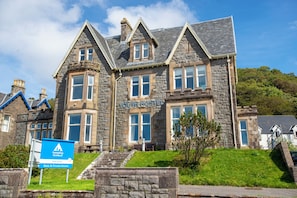 Front of property - Oban Youth Hostel (Oban)