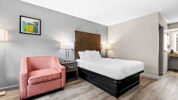 Standard Room, 1 Double Bed, Accessible, Bathtub | In-room safe, desk, laptop workspace, iron/ironing board
