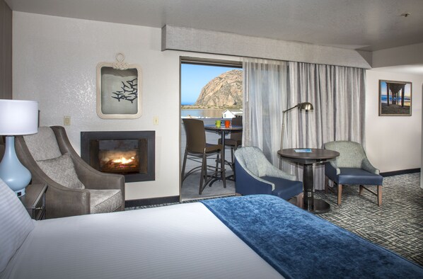 Deluxe Room, 1 King Bed, Bay View