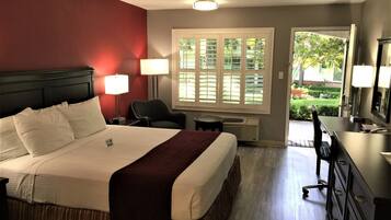 Premium bedding, in-room safe, desk, laptop workspace