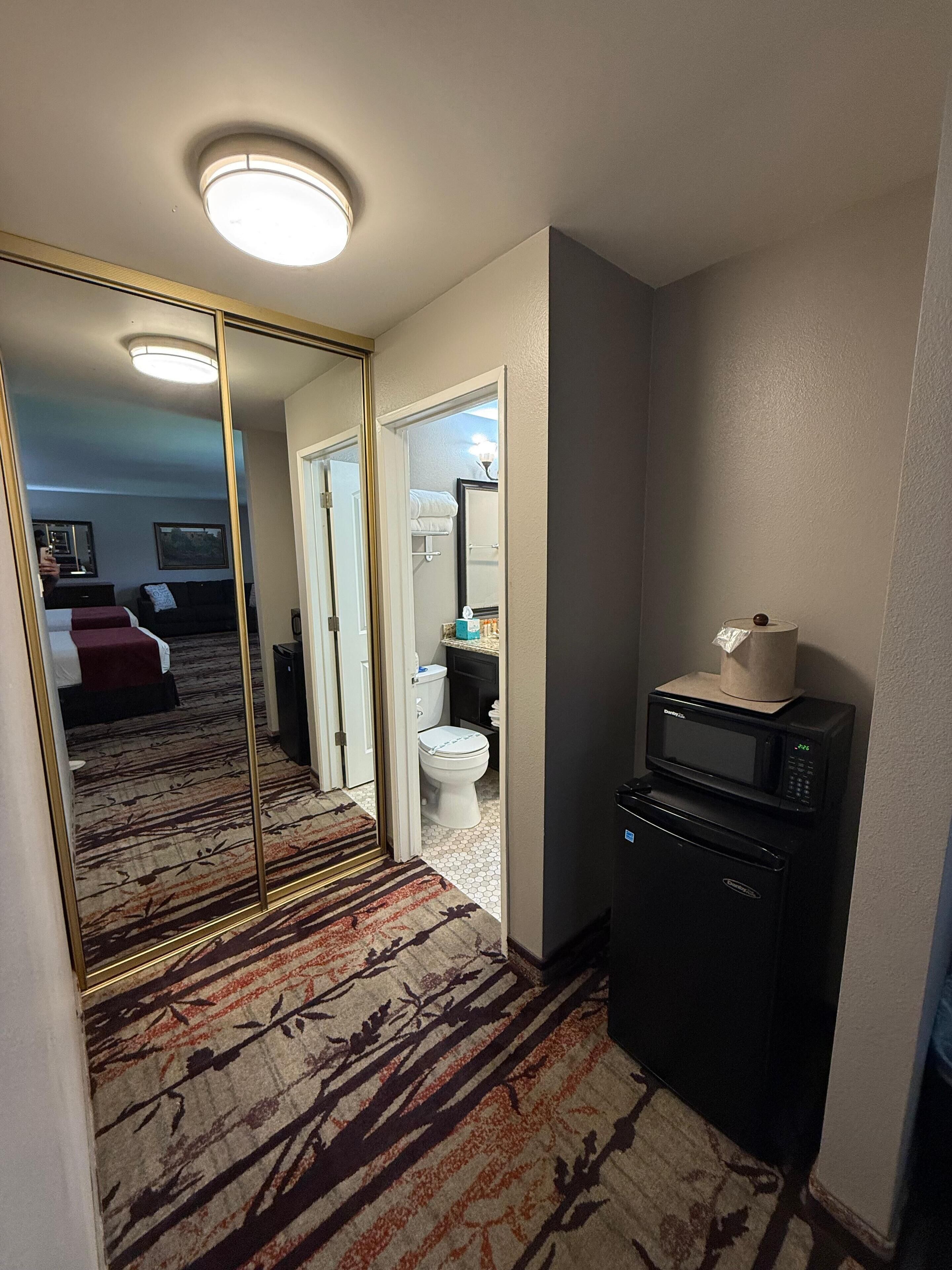 family room, non smoking, garden view | 1 bedroom, premium bedding, in-room safe, desk