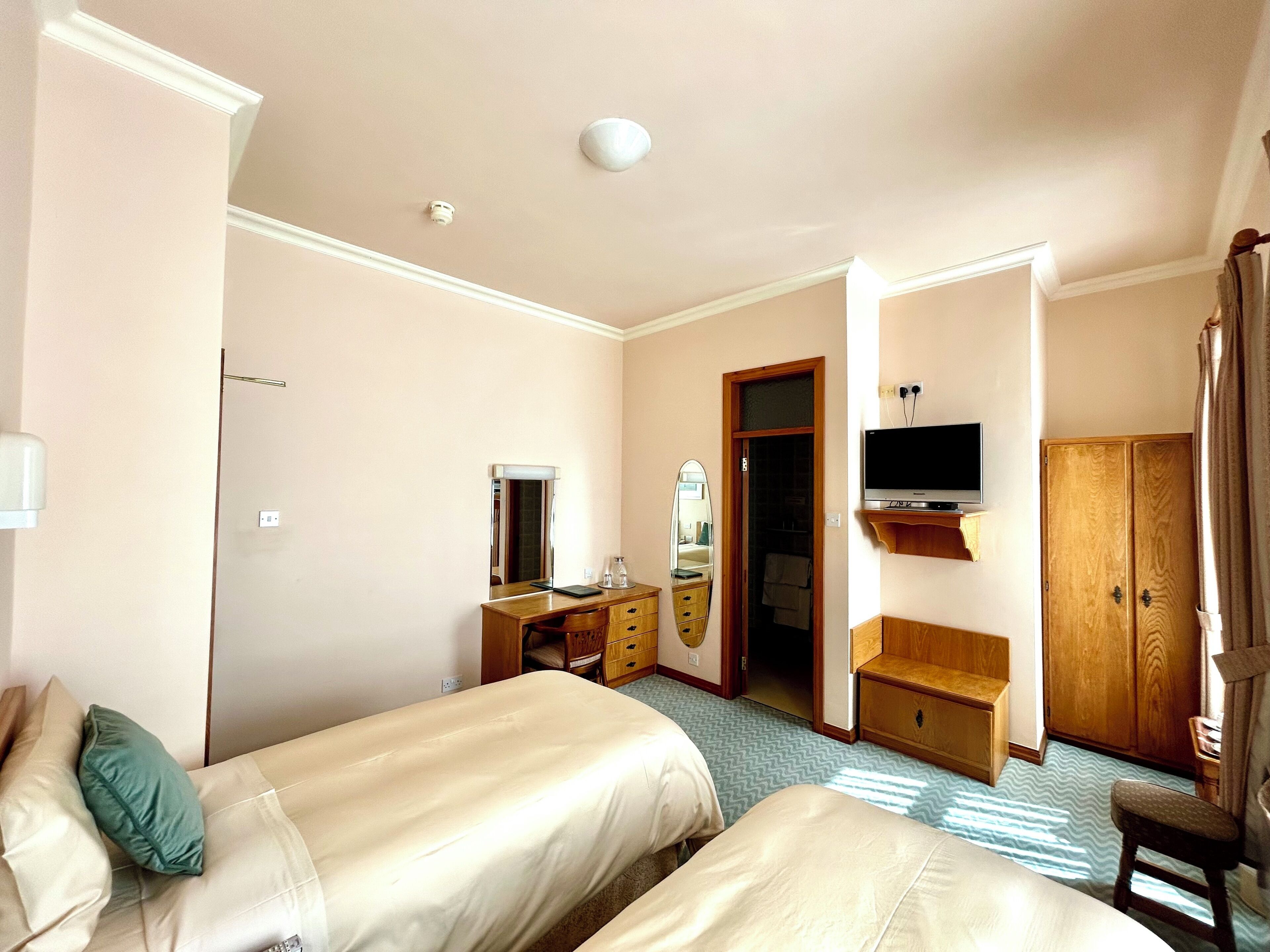 Comfort Twin Room