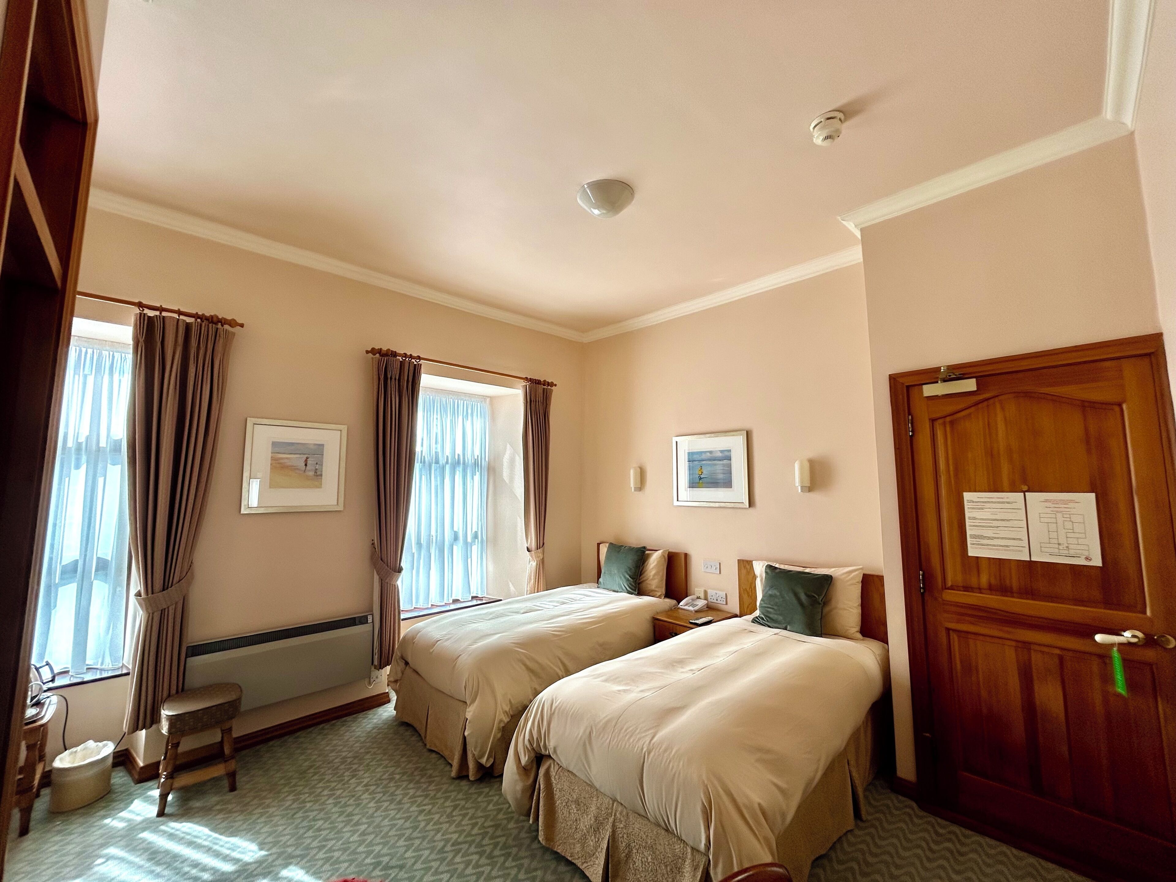 Comfort Twin Room | 10 bedrooms, desk, laptop workspace, blackout curtains