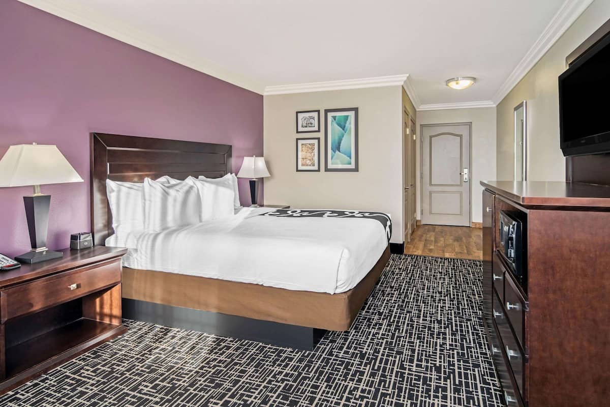 Premium bedding, pillowtop beds, desk, laptop workspace