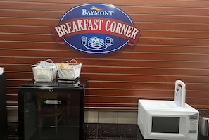 Desayuno continental gratuito y diario