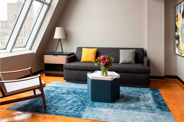 Suite, 1 Queen Bed with Sofa bed