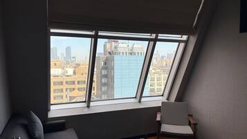 Hypo-allergenic bedding, pillowtop beds, in-room safe, desk