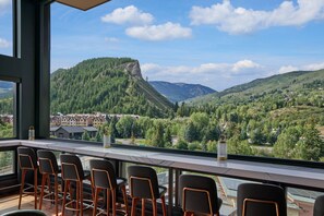 3 bars/lounges, poolside bar - The Westin Riverfront Resort & Spa, Avon, Vail Valley (Avon)