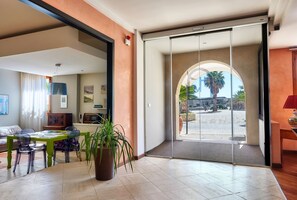 Interior entrance - Hotel Al Madarig (Castellammare del Golfo)