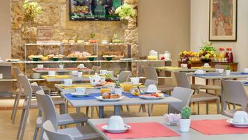 Tägliches inbegriffenes Frühstücksbuffet