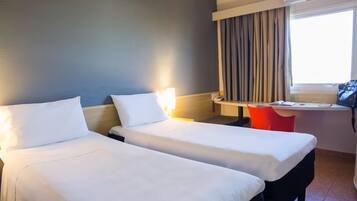 Twin Room, 2 Single Beds | Premium bedding, pillow-top beds, minibar, desk