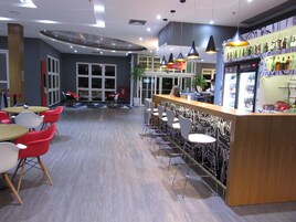 Bar (en la propiedad)