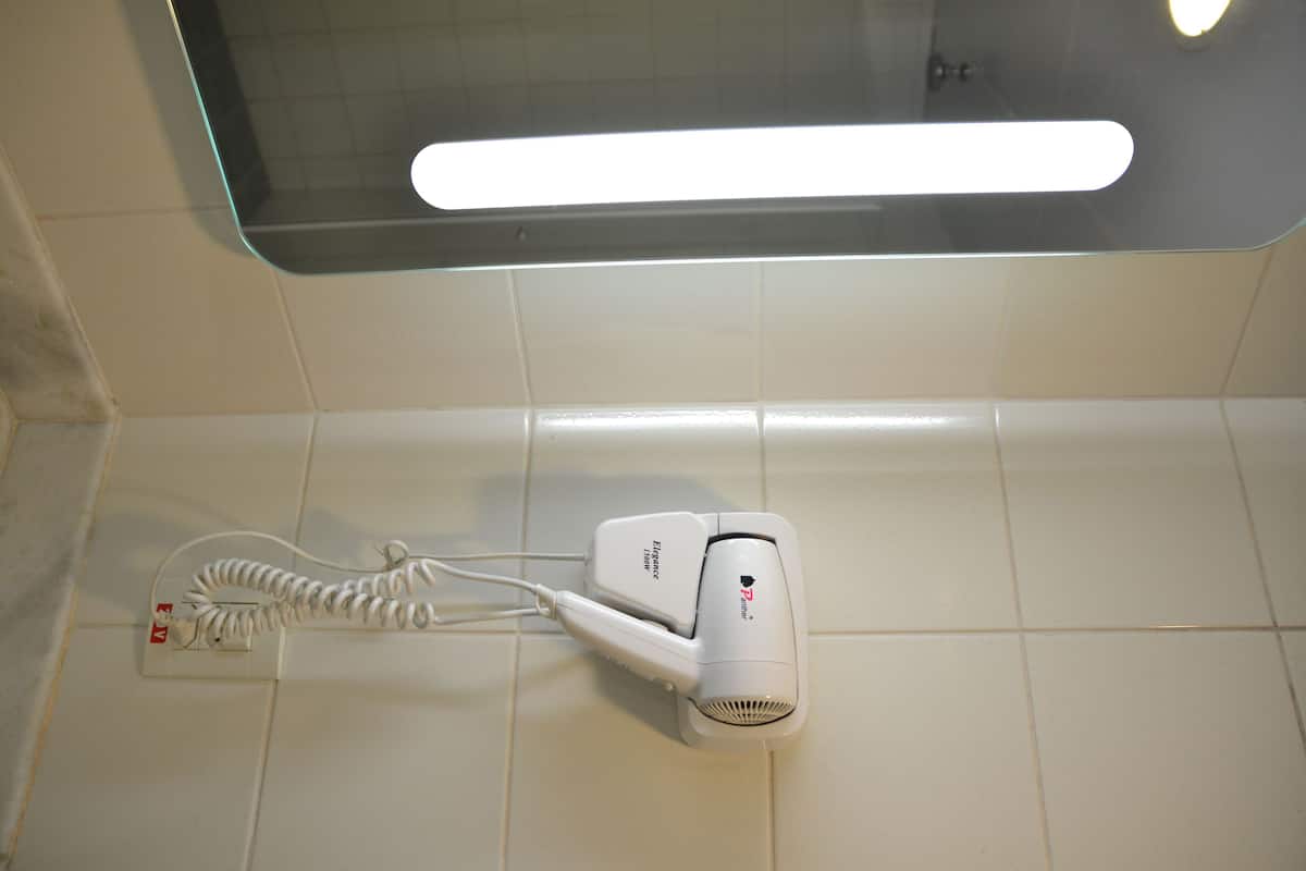 shower, eco-friendly toiletries, towels