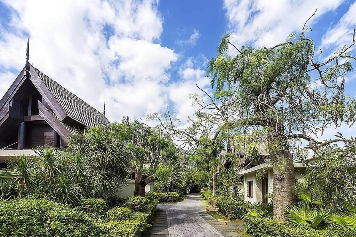 Vila, 1 Tempat Tidur Double, kolam renang pribadi (Myanmar Style) | 1 kamar tidur, brankas, meja kerja, dan ruang kerja ramah laptop