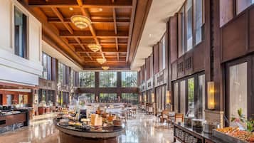 3 restaurants, breakfast, lunch, dinner served; Chinese cuisine