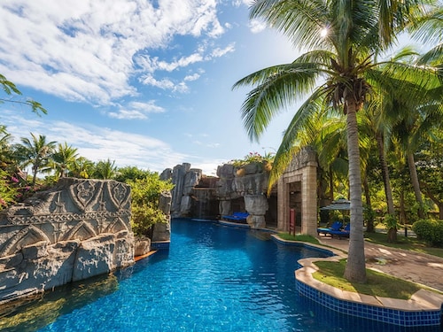 Pullman Sanya Yalong Bay Villas & Resort