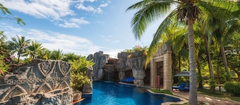 Pullman Sanya Yalong Bay Villas & Resort