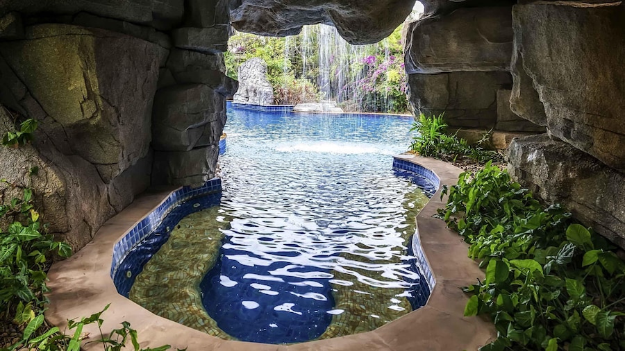 Pullman Sanya Yalong Bay Villas & Resort