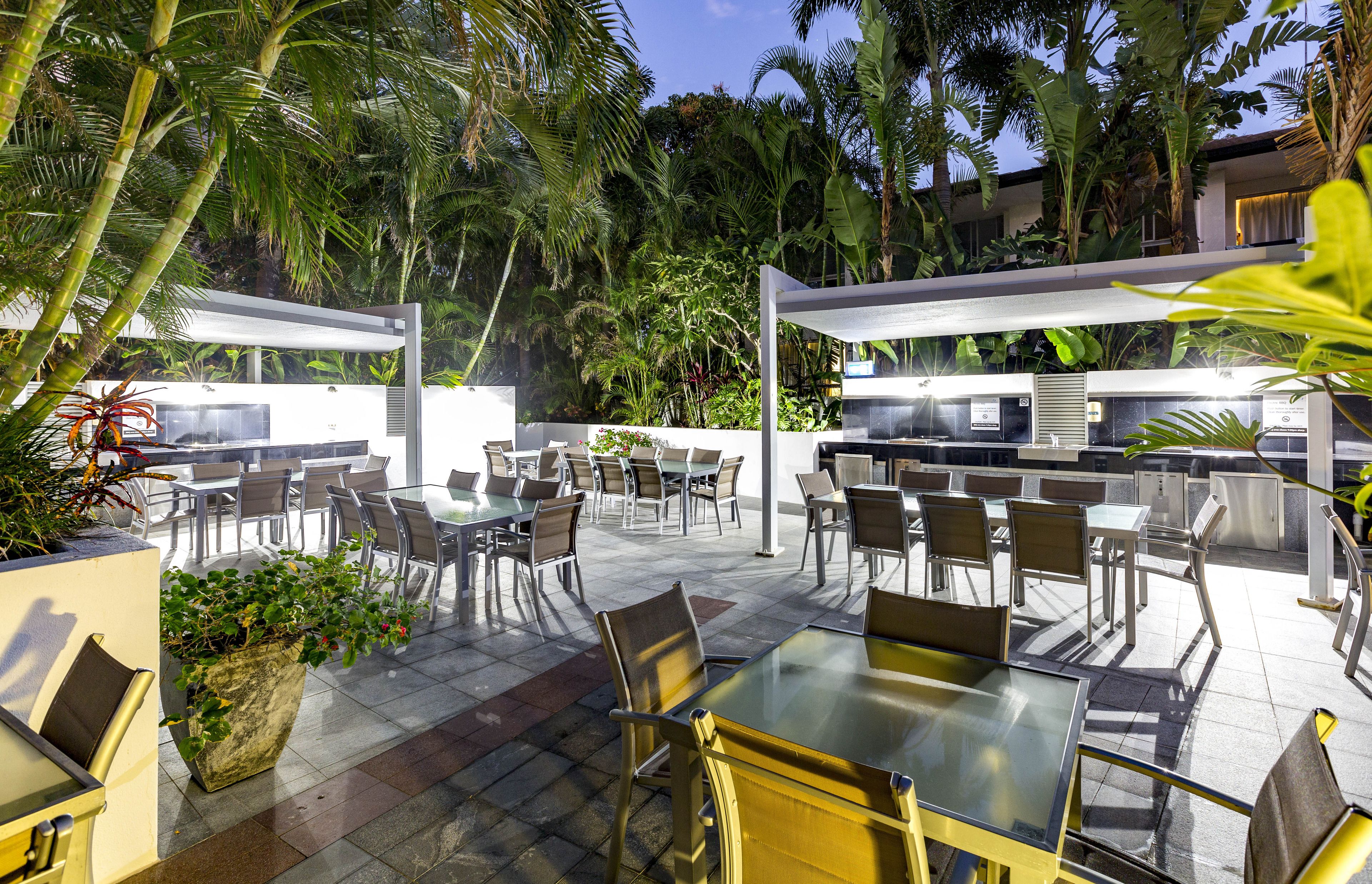 Artique Surfers Paradise — image 20