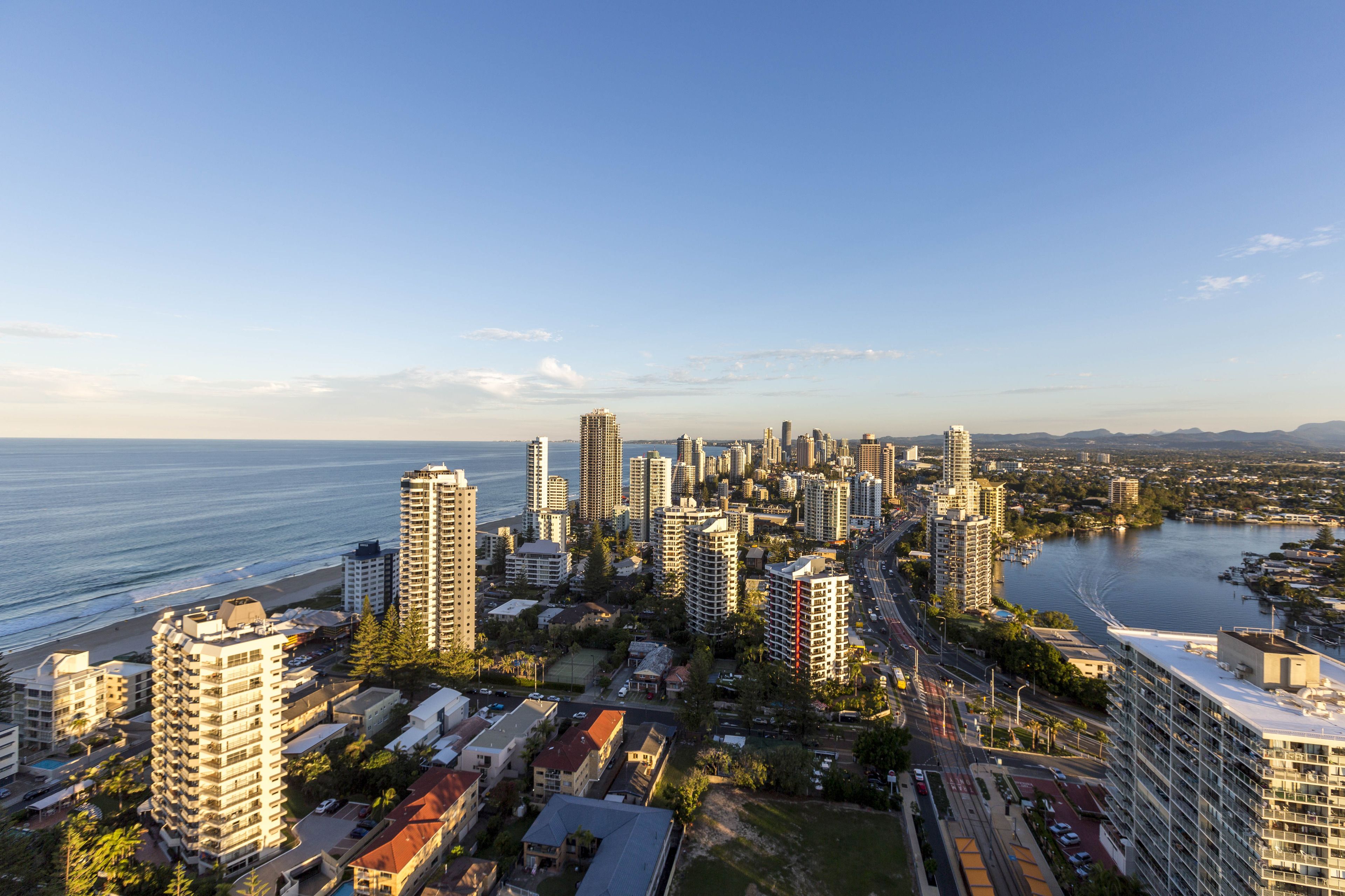 Artique Surfers Paradise — image 15