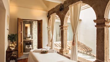 Trị liệu toàn thân, liệu pháp hương thơm, massage đá nóng