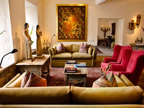 Lobby sitting area - Inkaterra La Casona - Relais & Chateaux (Cusco)