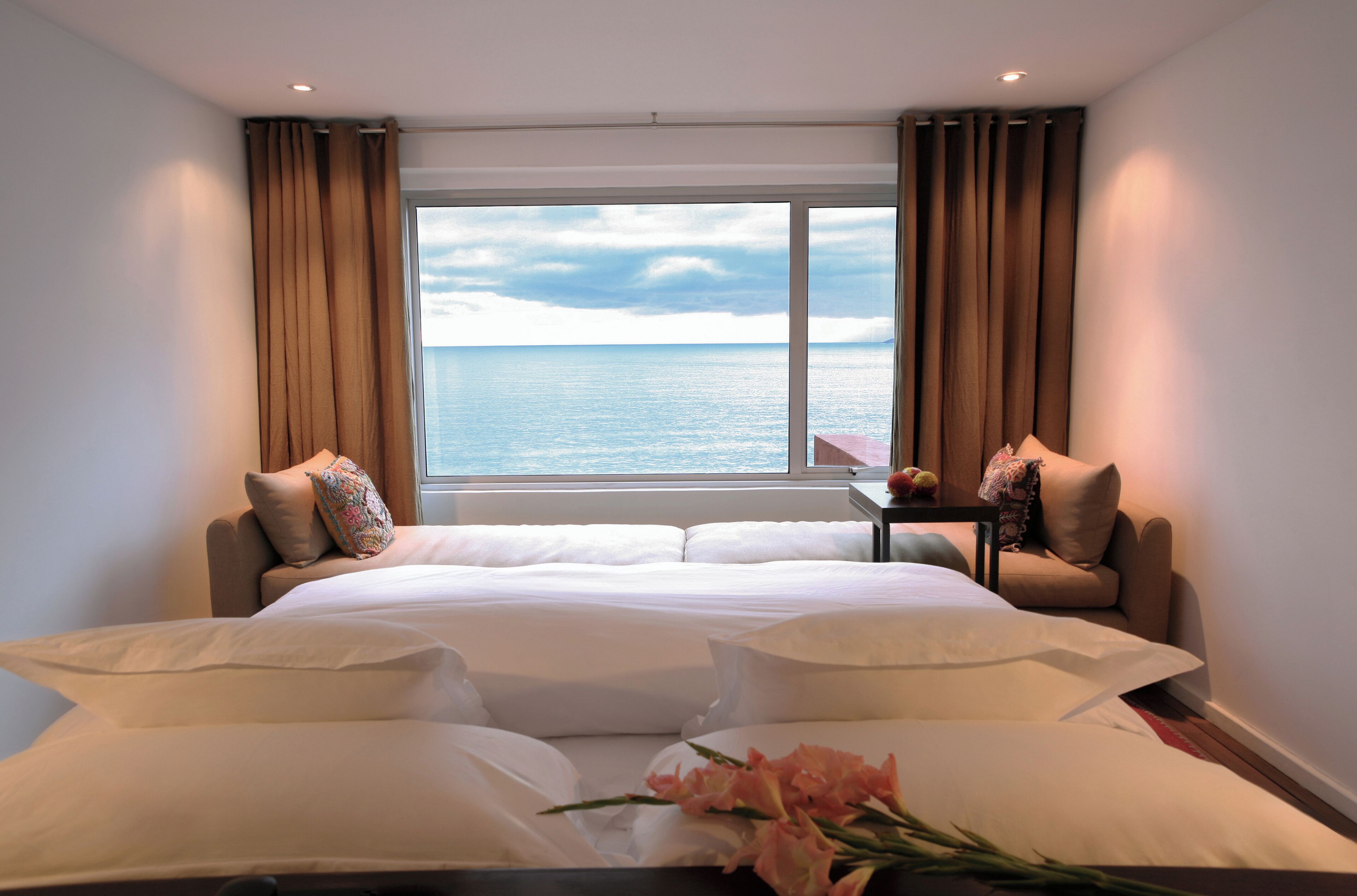 EXPLORER | Down duvets, minibar, in-room safe, individually decorated