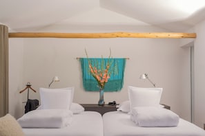 Room (Explorer)