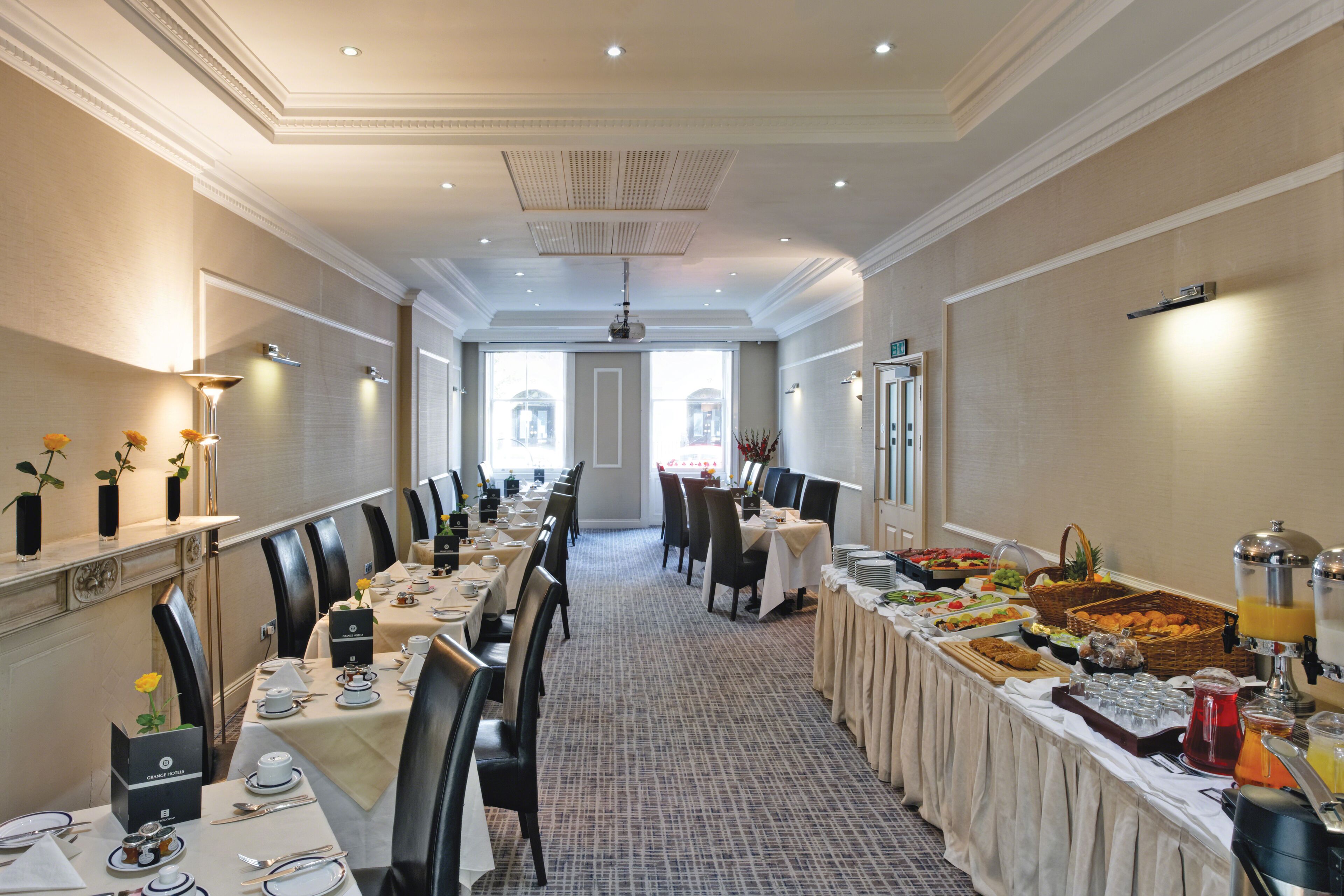 breakfast, lunch, dinner served; international cuisine