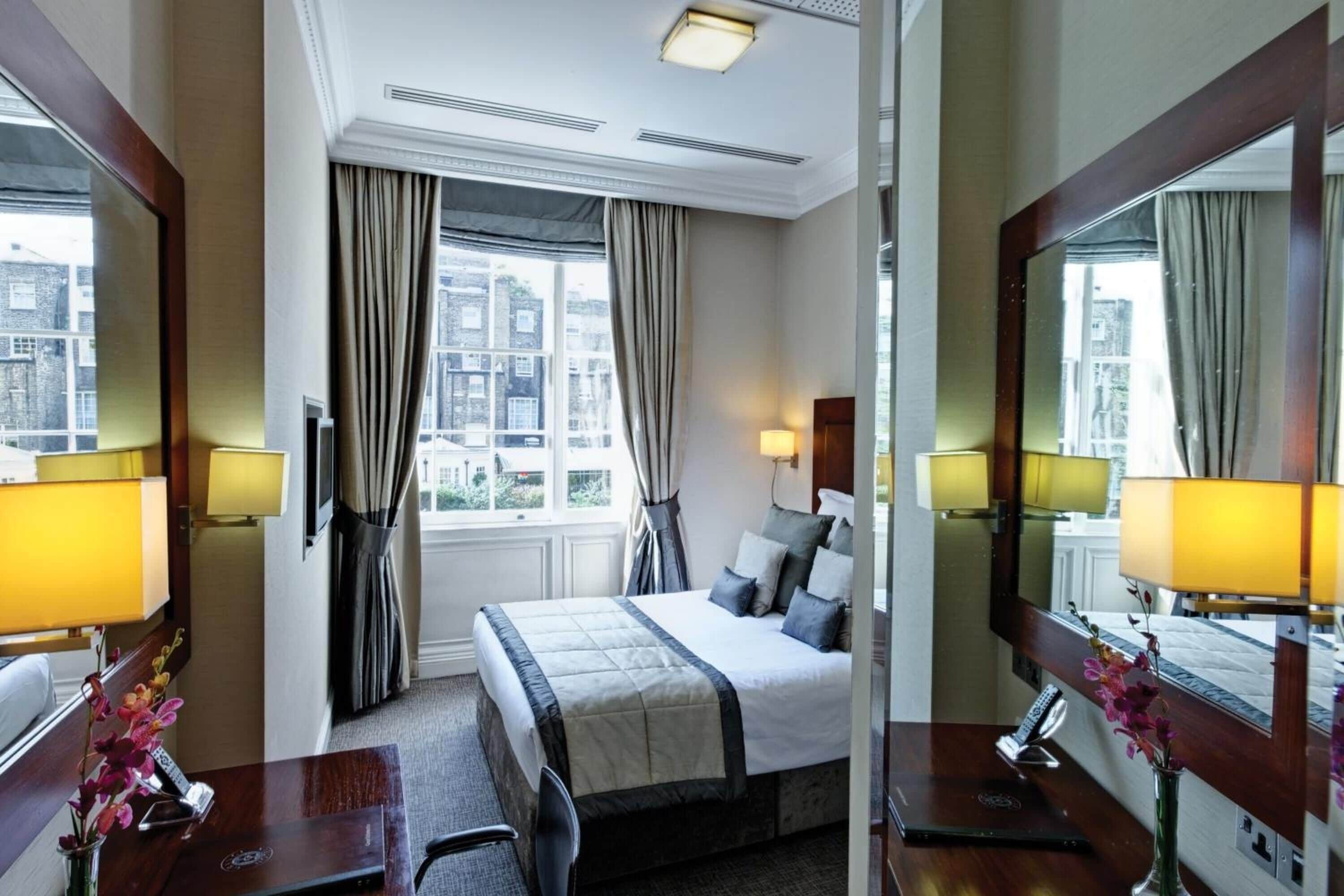 1 bedroom, premium bedding, in-room safe, desk