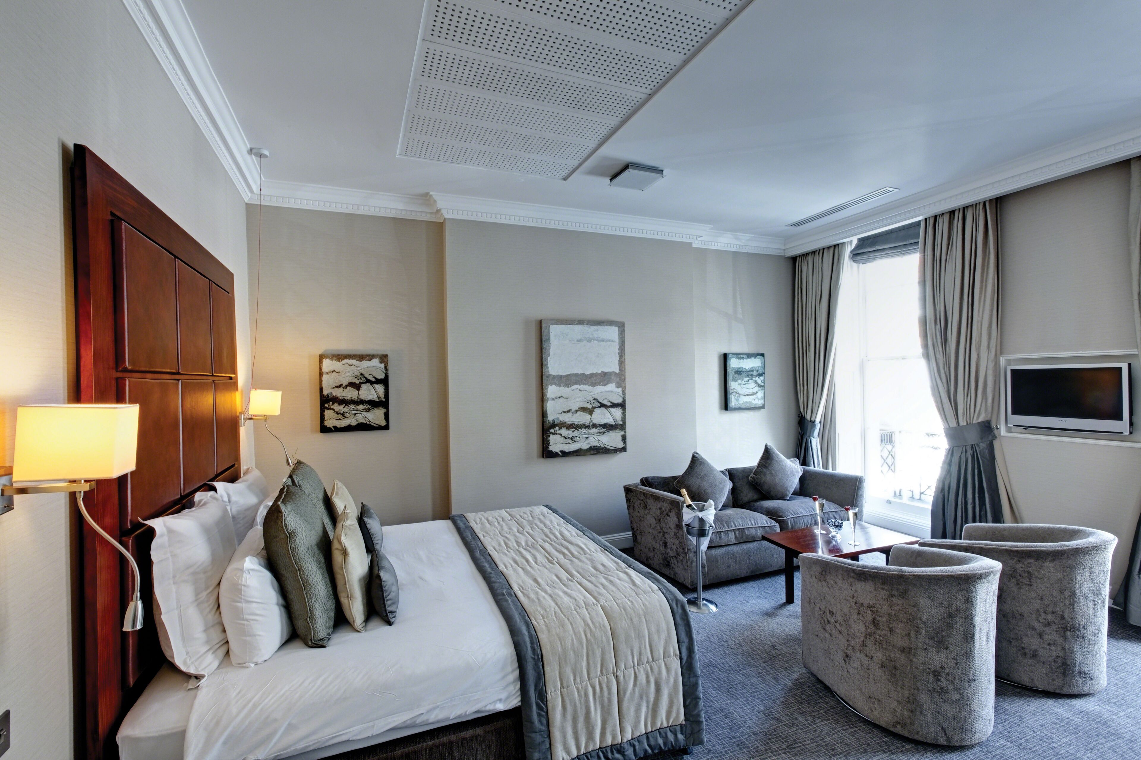 suite | 1 bedroom, premium bedding, in-room safe, desk