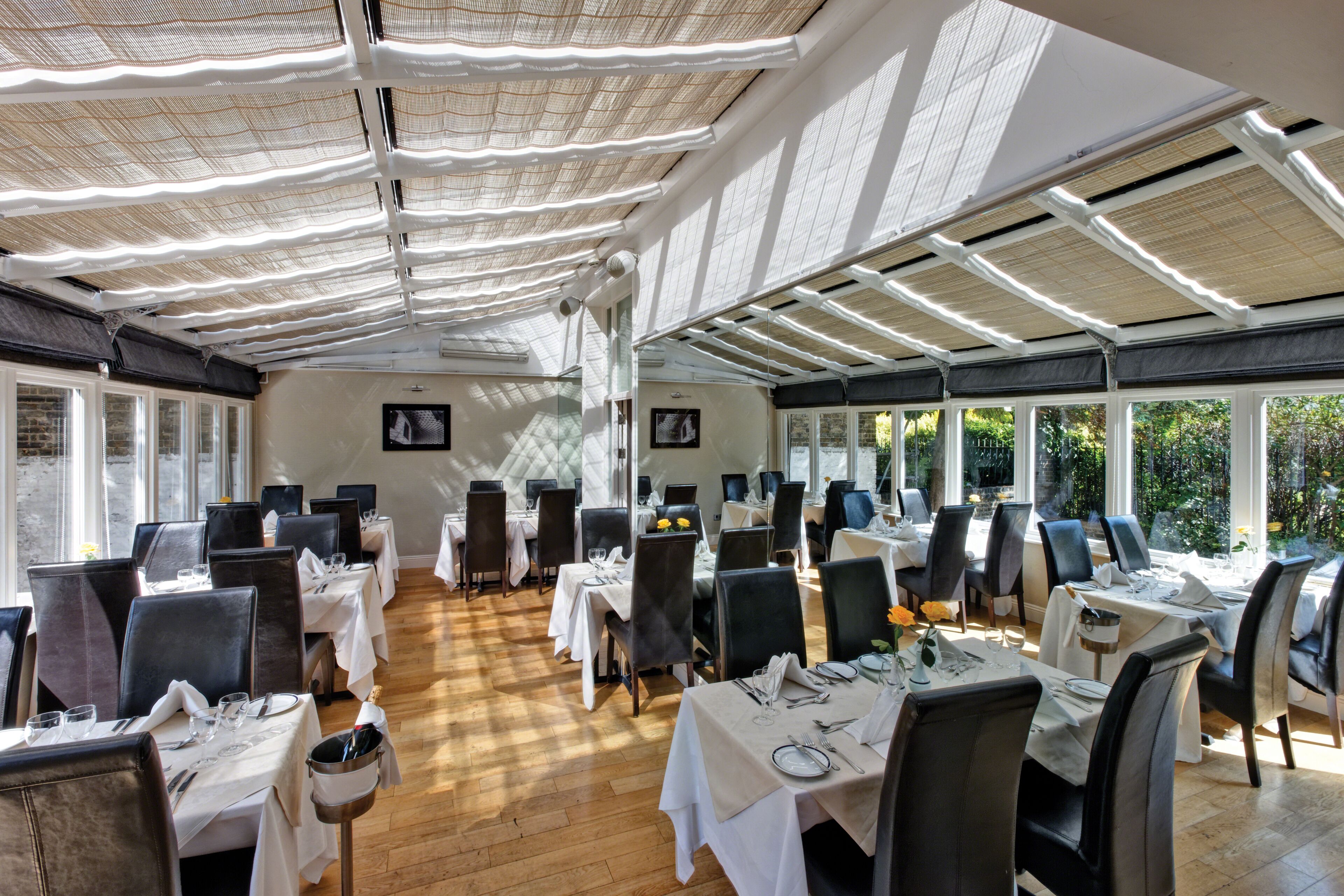 breakfast, lunch, dinner served; international cuisine