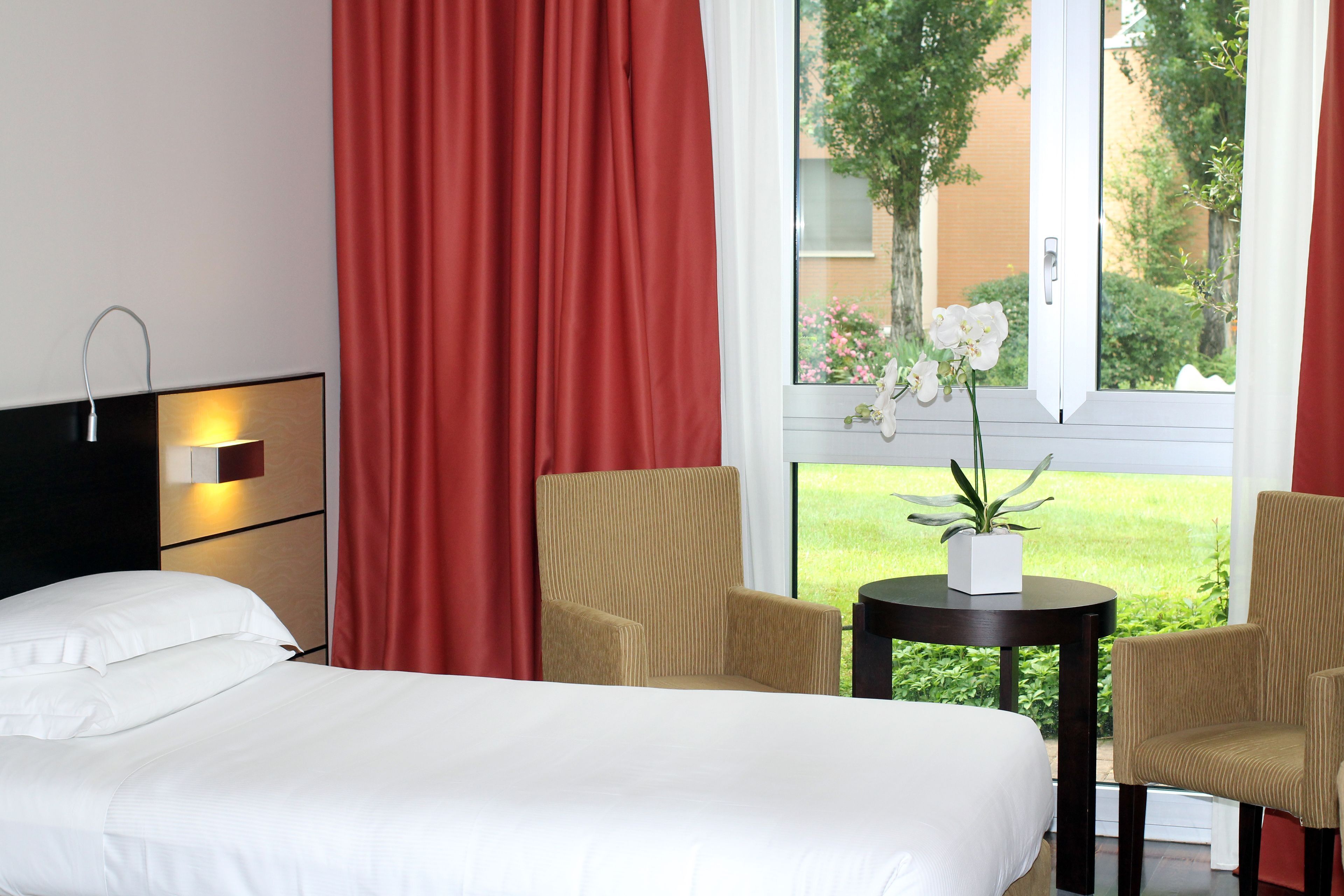 Couette en duvet d'oie, minibar, coffres-forts dans les chambres, bureau