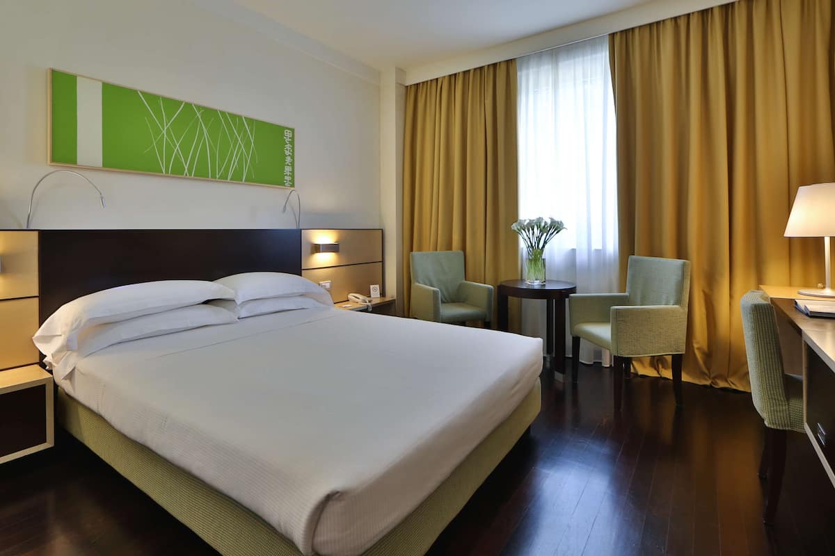 down duvets, minibar, in-room safe, desk