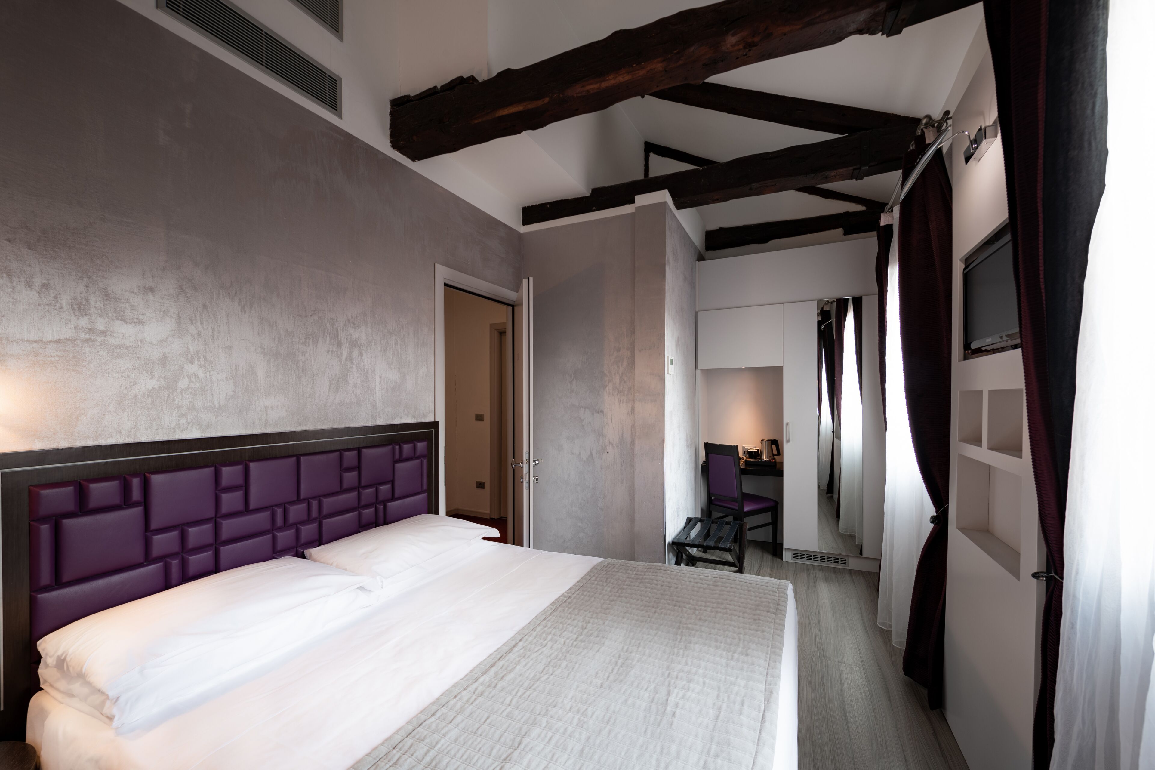 In-room safe, desk, free WiFi, bed sheets